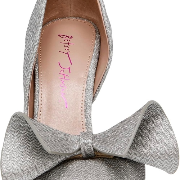 Shoes - Picture 2 of 4